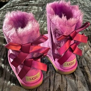 Girls Ugg Bailey Bow II Boot ( Never Worn)